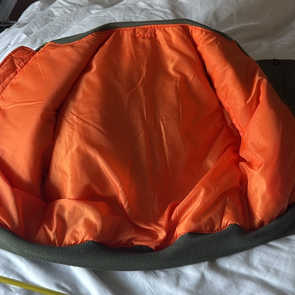 ✈️ Bomber Jacket punk rock patches worn once! Men’s medium women’s L to XL - Picture 14 of 15